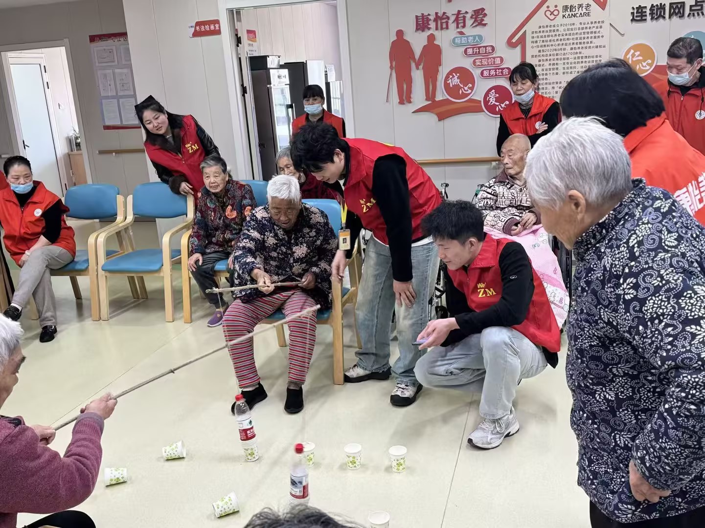 明明很爱你公益行动现场